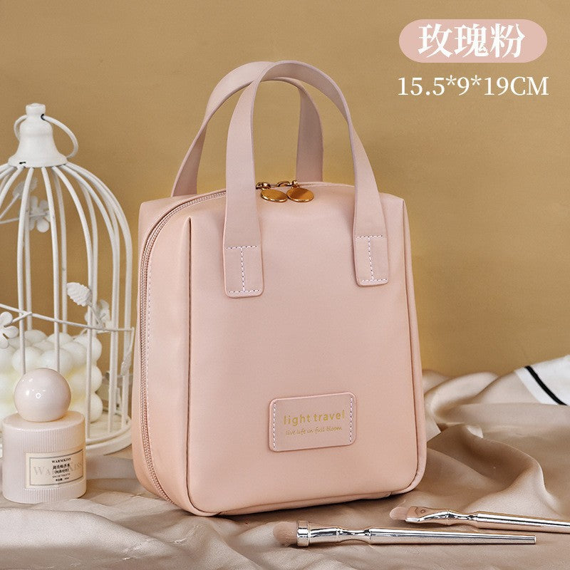 Przenośny kuferek kosmetyczny