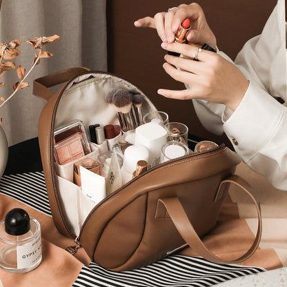 Przenośny kuferek kosmetyczny