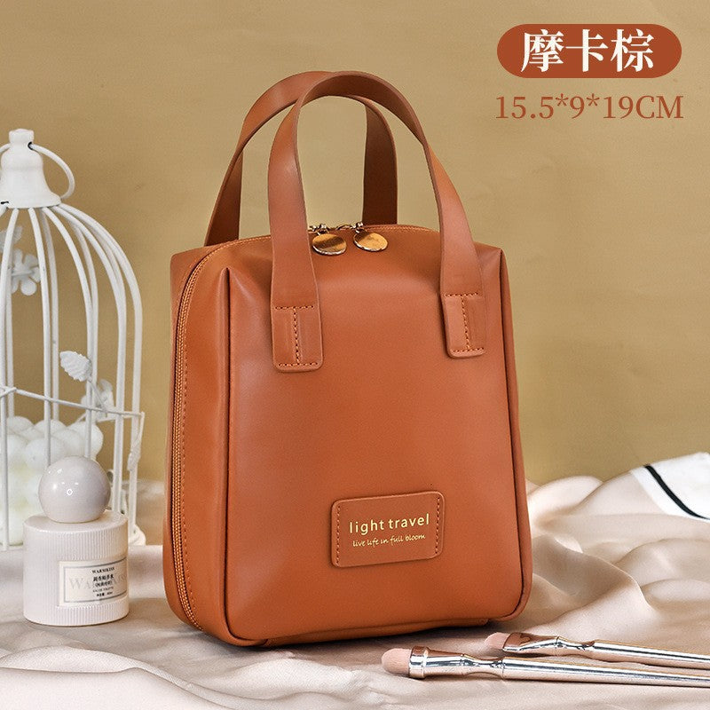 Przenośny kuferek kosmetyczny