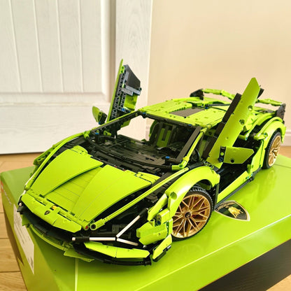 Zestaw konstrukcyjny super samochód Lamborghini / Bugatti / Range Rover — seria Technic, 2500+ elementów