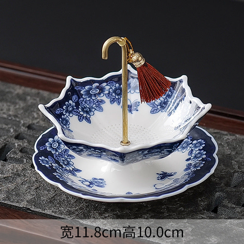 Ceramiczne sitko do herbaty „Parasol” – niebiesko-biała porcelana