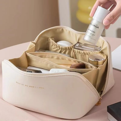 Przenośny kuferek kosmetyczny