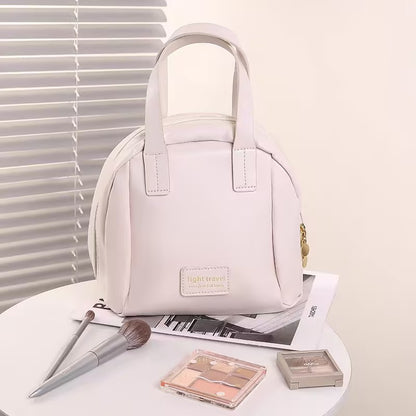 Przenośny kuferek kosmetyczny