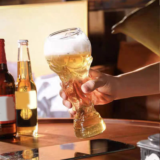 Пивной бокал в форме трофея 600 мл — футбольный дизайн